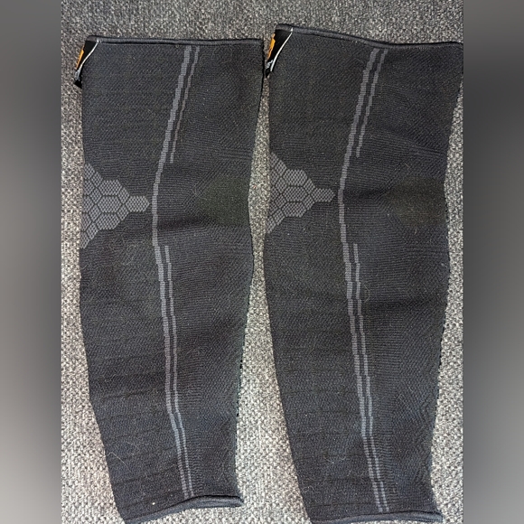 Sparthos Arm sleeves - includes 2 arm sleeves in black - Picture 4 of 6